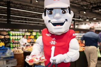 Rouses Market mascot the Colonel